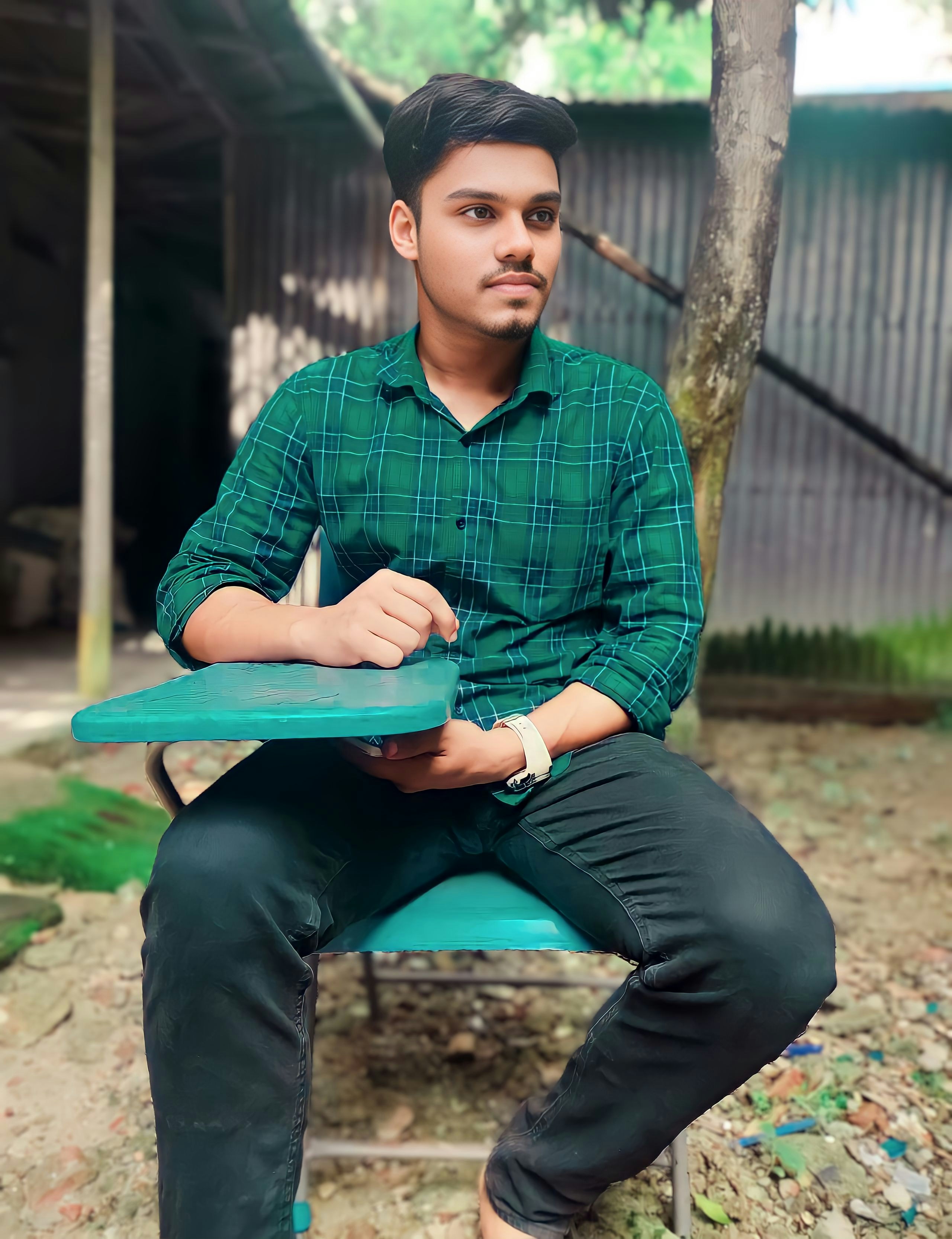 精选推荐：免费入口相关内容卡片